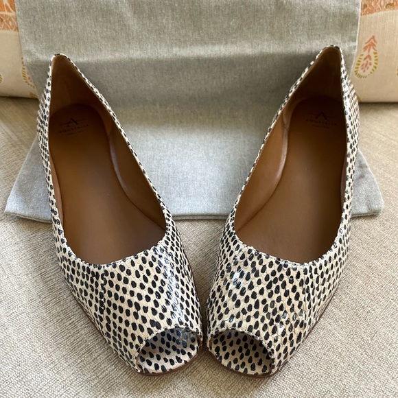 NIB Aquatalia Camille Snake Peep Toe Flats. Women's Size: 8.5. - Picture 2 of 12